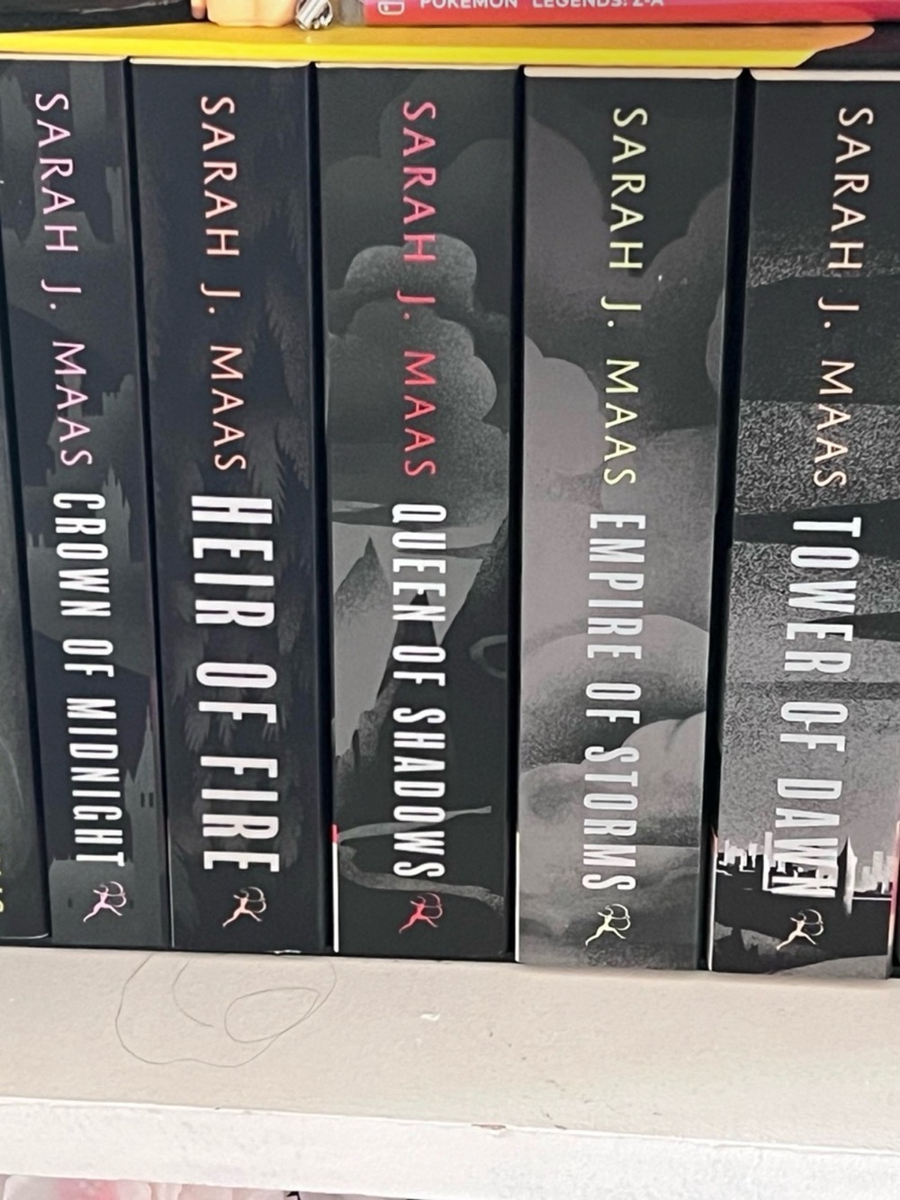 Throne of glass series Sarah j Maas